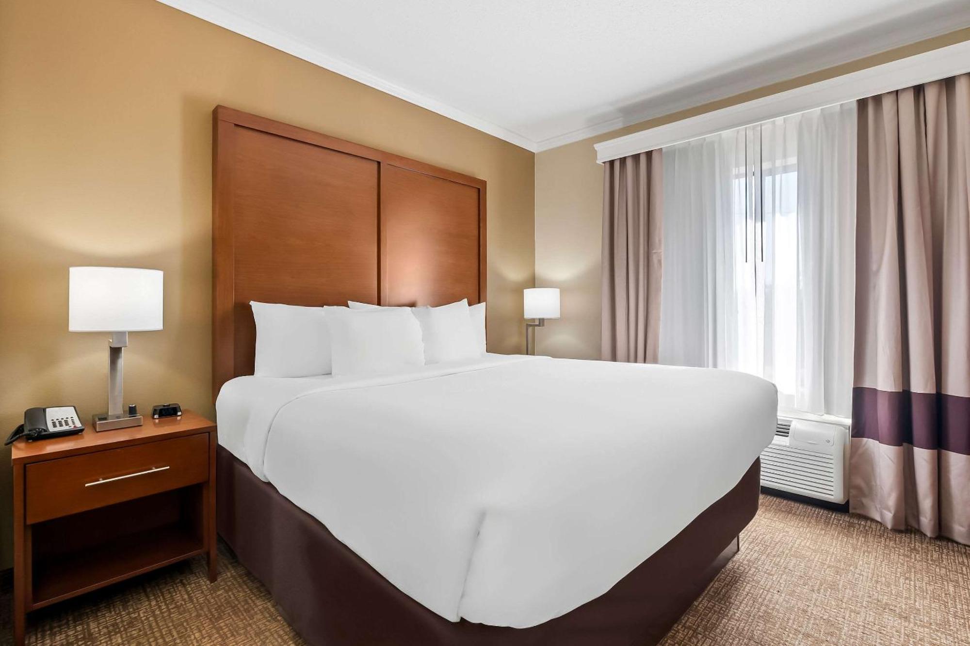 Comfort Suites Panama City Near Tyndall Afb Exterior foto